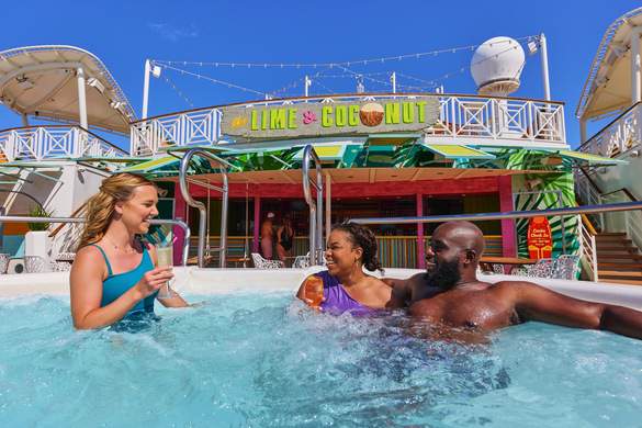 Royal Caribbean International, Freedom of the Seas, Pool Deck, 3, AHendel.jpg